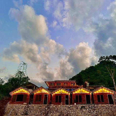 Du Gia Cozy Homestay & Tours Làng Cac Eksteriør billede