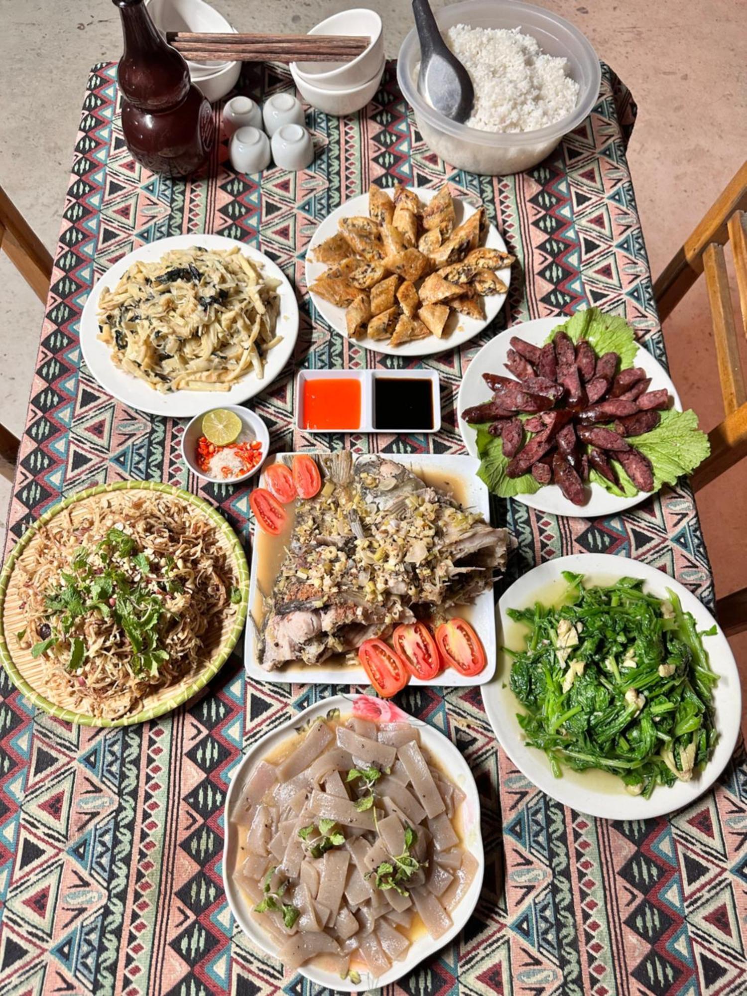Du Gia Cozy Homestay & Tours Làng Cac Eksteriør billede